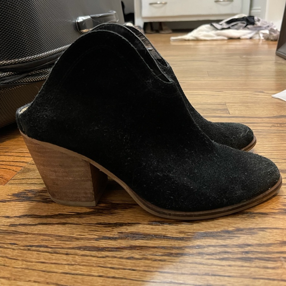 Chinese Laundry Black Suede Mules- Sz 7